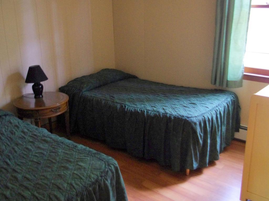 Sunbeam Bungalows Hotel Callander Room photo