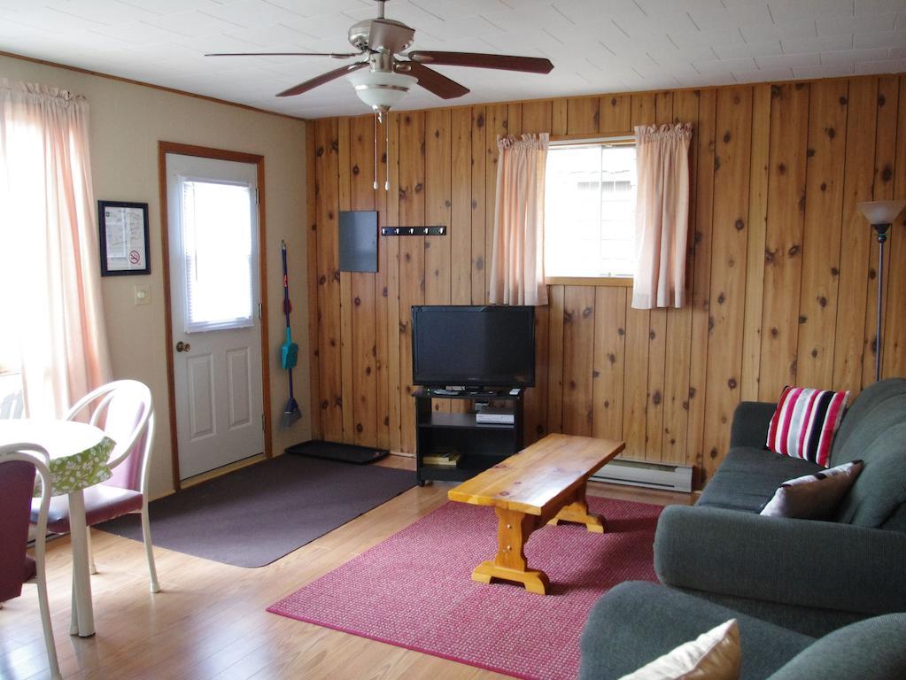 Sunbeam Bungalows Hotel Callander Room photo